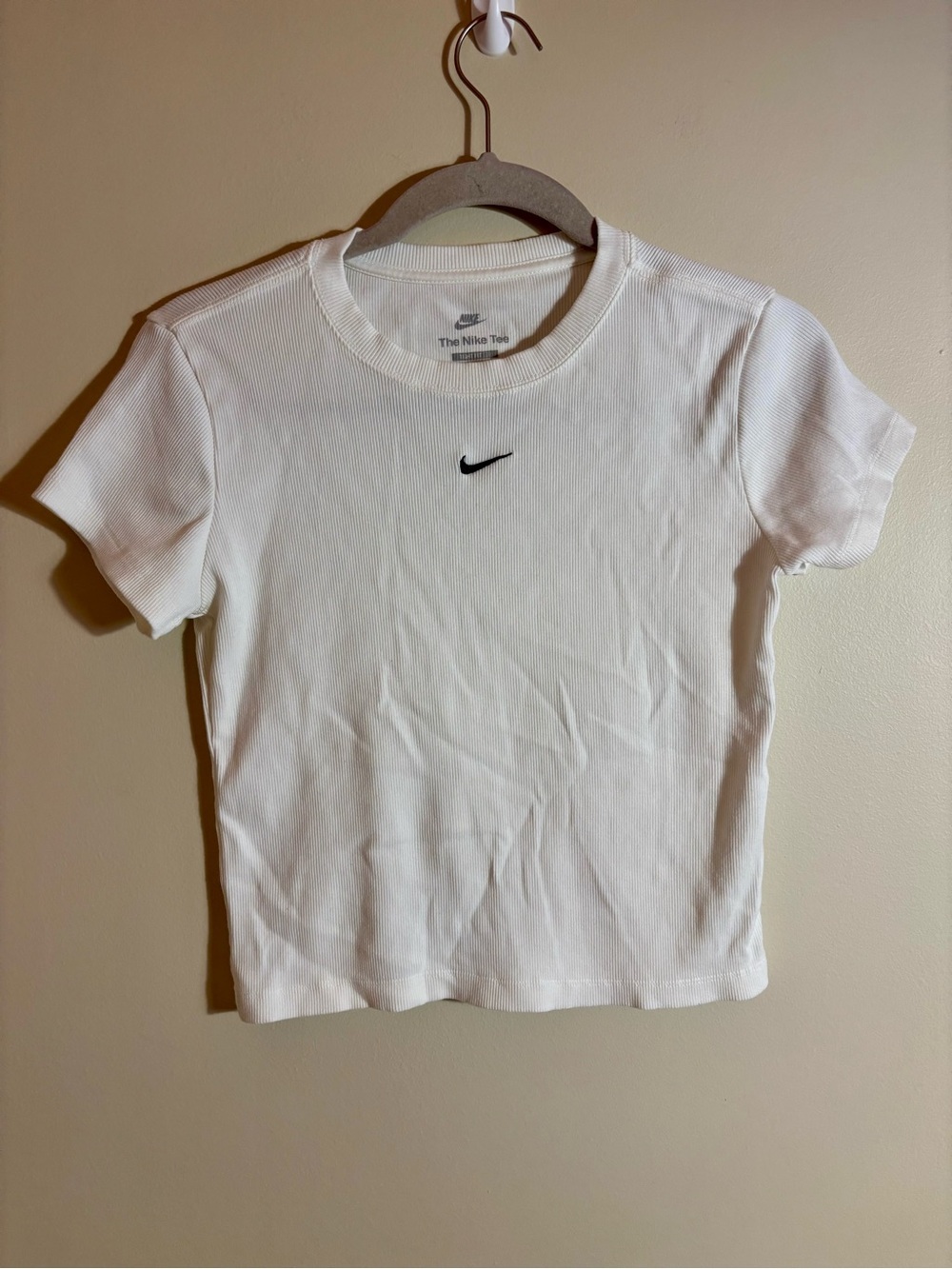 Nike Women’s White Ribbed Classic Tee with Black Swoosh size Small